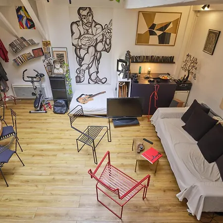 Atelier D'artiste En Plein Appartement Parijs