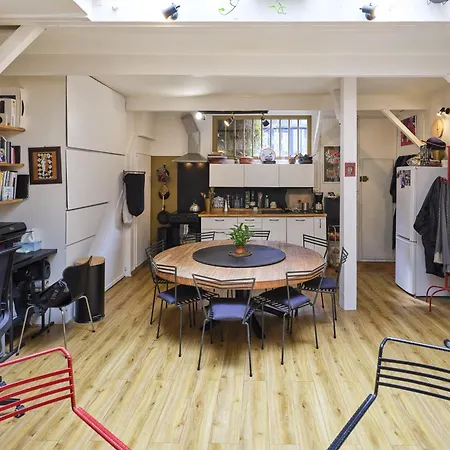 Atelier D'artiste En Plein Appartement *